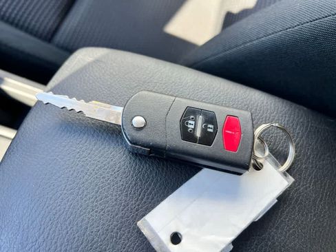 Used 2012 MAZDA MAZDA3 i Touring image 40