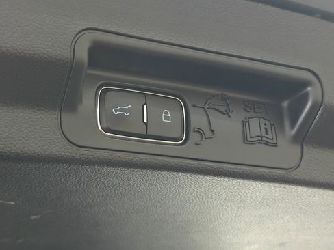 Used 2021 Ford Explorer XLT w/ Equipment Group 202A image 34