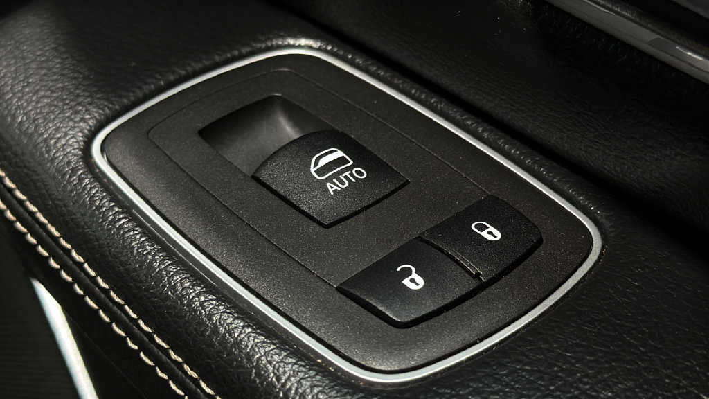 Used 2022 RAM 1500 Laramie AWD/4WD image 10