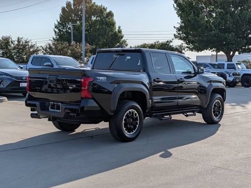Certified 2024 Toyota Tacoma TRD Off-Road AWD/4WD image 6