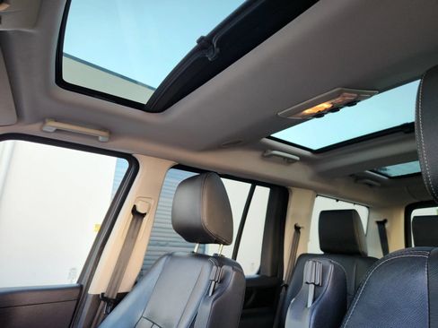 Used 2015 Land Rover LR4 HSE AWD/4WD image 17