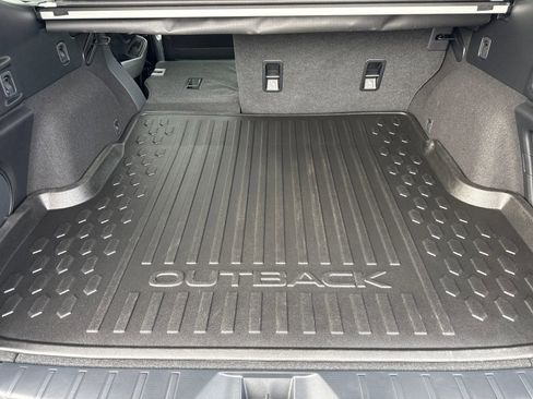 Used 2025 Subaru Outback Onyx Edition image 16