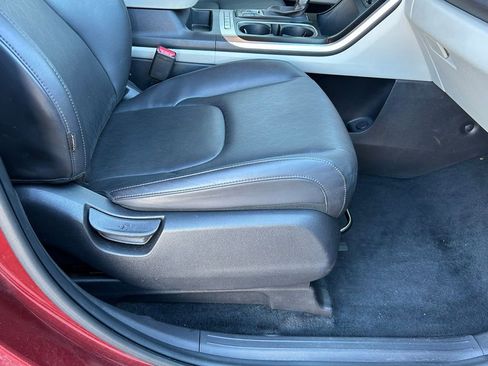 Used 2024 Kia Carnival LX image 49