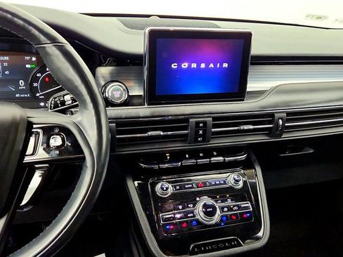 Used 2022 Lincoln Corsair FWD w/ Premium Package image 17