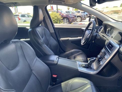 Used 2018 Volvo V60 T5 Dynamic w/ Vision Package FWD image 14