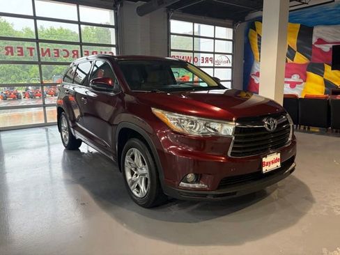 Used 2015 Toyota Highlander Limited AWD/4WD image 25