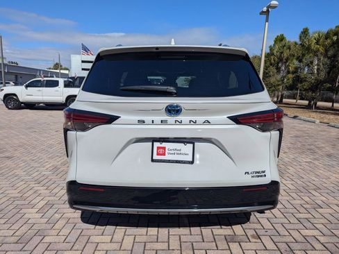 Certified 2024 Toyota Sienna Platinum image 10