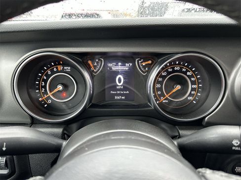 Used 2023 Jeep Gladiator Sport image 15