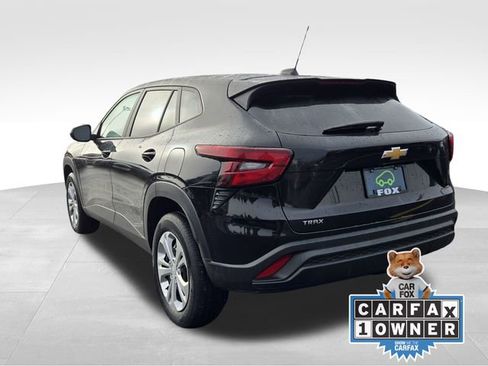 Used 2024 Chevrolet Trax LS image 3