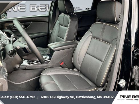 Used 2025 Chevrolet Blazer Premier w/ Enhanced Convenience Package image 18