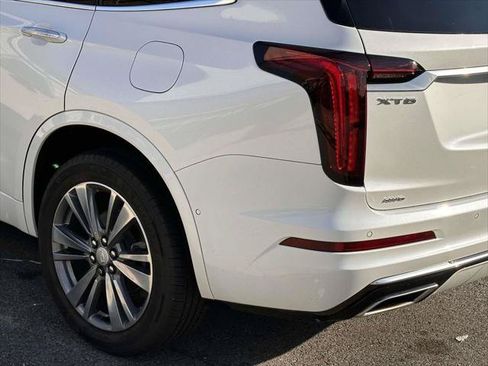 Used 2023 Cadillac XT6 Premium Luxury w/ Technology Package AWD/4WD image 11