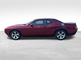 Used 2018 Dodge Challenger SXT RWD video 2