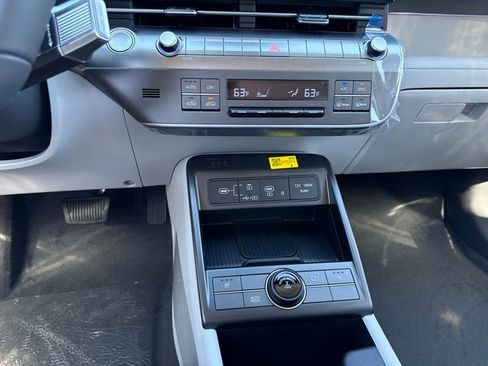 New 2026 Hyundai Kona SEL Premium image 17
