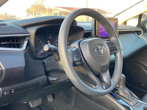 Used 2023 Toyota Corolla LE image 8