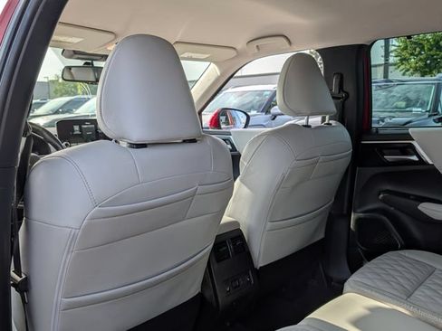 Used 2023 Mitsubishi Outlander SEL FWD image 14