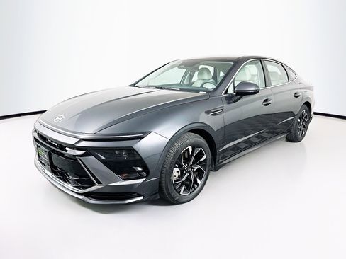 Used 2025 Hyundai Sonata SEL FWD image 3
