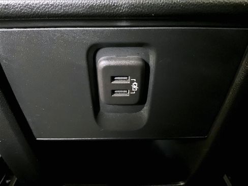 Used 2022 Chevrolet Traverse LT AWD/4WD image 28
