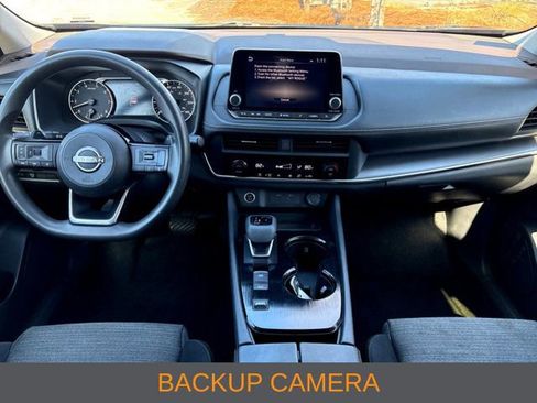 Used 2023 Nissan Rogue SV FWD image 3