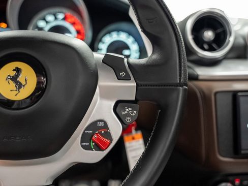Used 2015 Ferrari California T image 44
