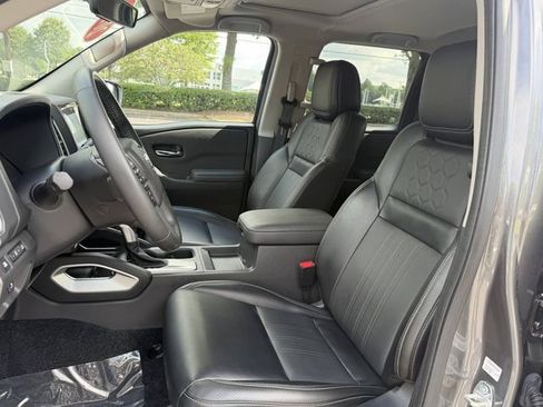 Used 2024 Nissan Frontier SL w/ Technology Package RWD image 14
