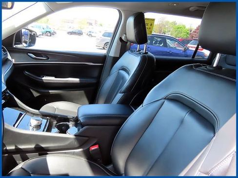 Used 2023 Jeep Grand Cherokee L Limited AWD/4WD image 12