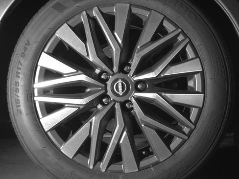 Used 2025 Nissan Altima 2.5 SV image 14