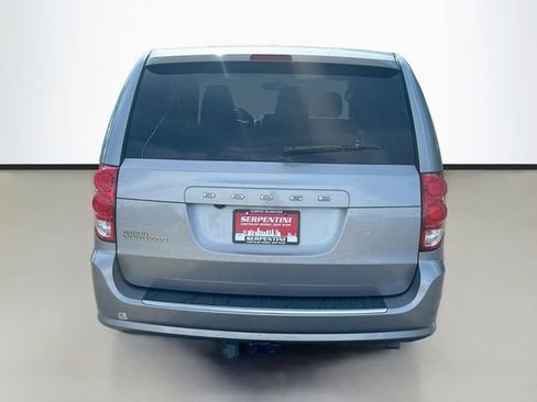 Used 2020 Dodge Grand Caravan SE FWD image 7