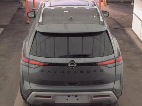 Used 2022 Nissan Pathfinder SL w/ SL Premium Package image 4