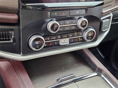 Used 2024 Ford Expedition Max Limited image 24