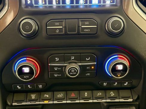 Used 2022 Chevrolet Silverado 3500 High Country image 16