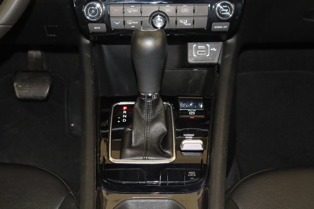 Used 2024 Jeep Compass Latitude AWD/4WD image 13