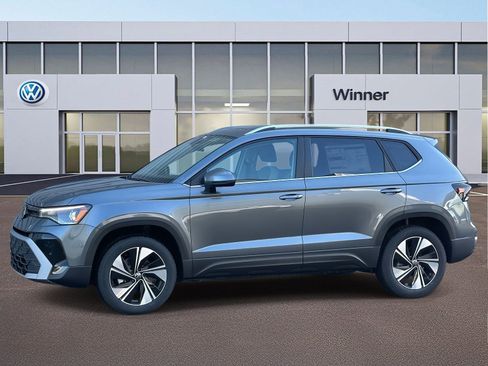 New 2026 Volkswagen Taos SE image 2