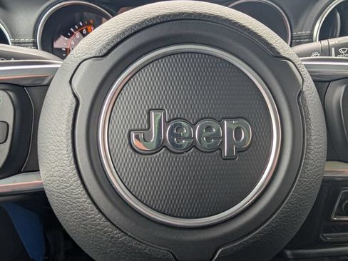 Used 2021 Jeep Gladiator Overland w/ Popular Equipment Package AWD/4WD image 21