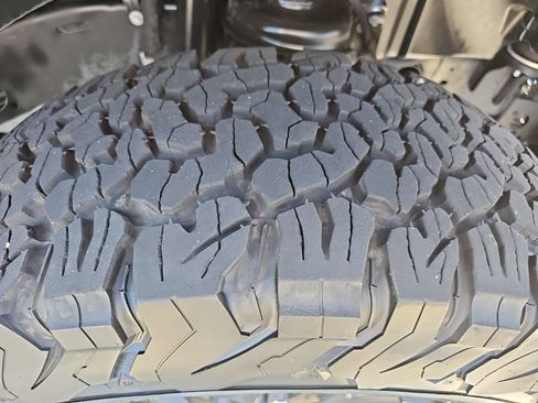 Used 2024 Jeep Wrangler Unlimited Rubicon 4xe AWD/4WD image 3