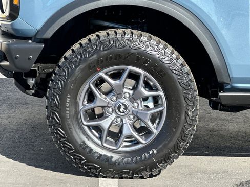 New 2025 Ford Bronco Badlands image 25