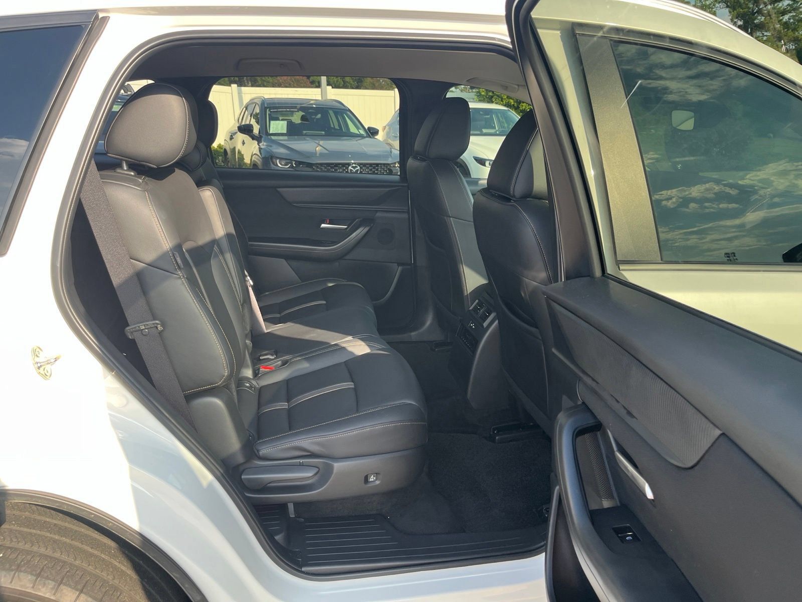 Certified 2025 MAZDA CX-90 3.3 Turbo w/ Select Package AWD/4WD image 32