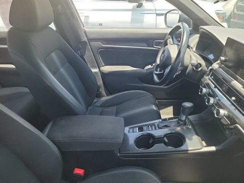 Used 2025 Honda Civic Sport image 3
