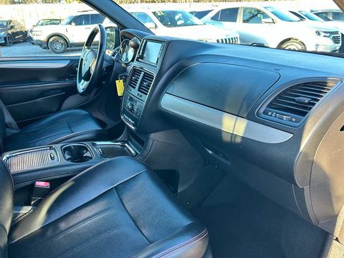 Used 2019 Dodge Grand Caravan GT image 9