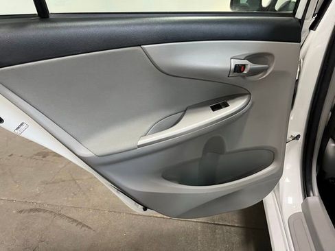 Used 2011 Toyota Corolla LE FWD image 15