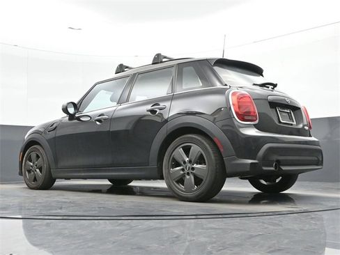 Used 2022 MINI Cooper 4-Door Hardtop image 14
