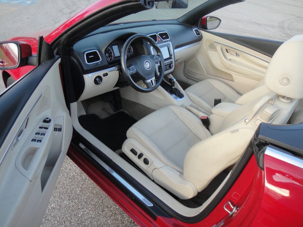 Used 2012 Volkswagen Eos Komfort FWD image 8