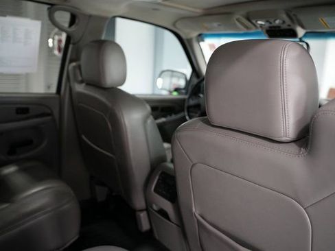 Used 2005 GMC Yukon XL 2500 SLT w/ SLT Preferred Equipment Group image 20