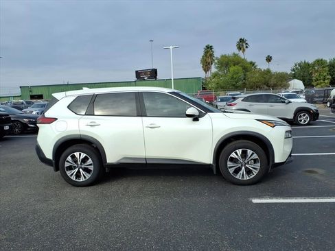Used 2023 Nissan Rogue SV image 6