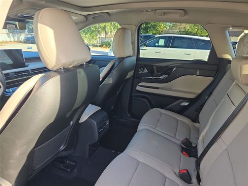 New 2026 Lincoln Corsair Reserve image 9