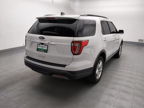 Used 2019 Ford Explorer XLT FWD image 7