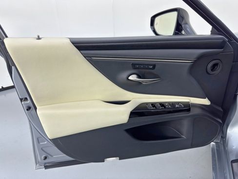 Used 2022 Lexus ES 300h w/ Premium Package image 43