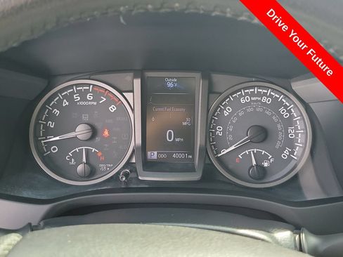 Used 2022 Toyota Tacoma TRD Sport w/ TRD Premium Sport Package RWD image 9