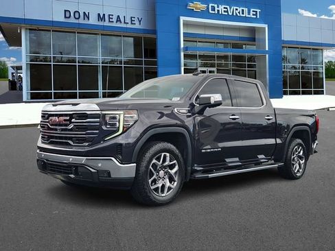 Used 2022 GMC Sierra 1500 SLT w/ SLT Premium Plus Package image 2