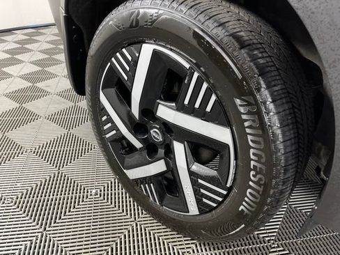 Used 2025 Nissan Kicks SV FWD image 16