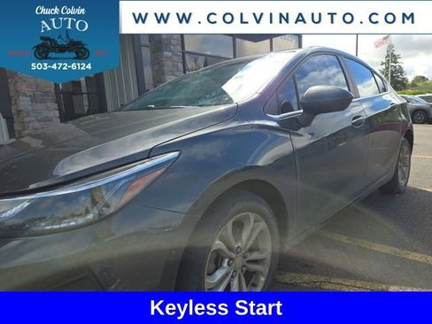 Used 2019 Chevrolet Cruze LT w/ Convenience Package FWD image 4